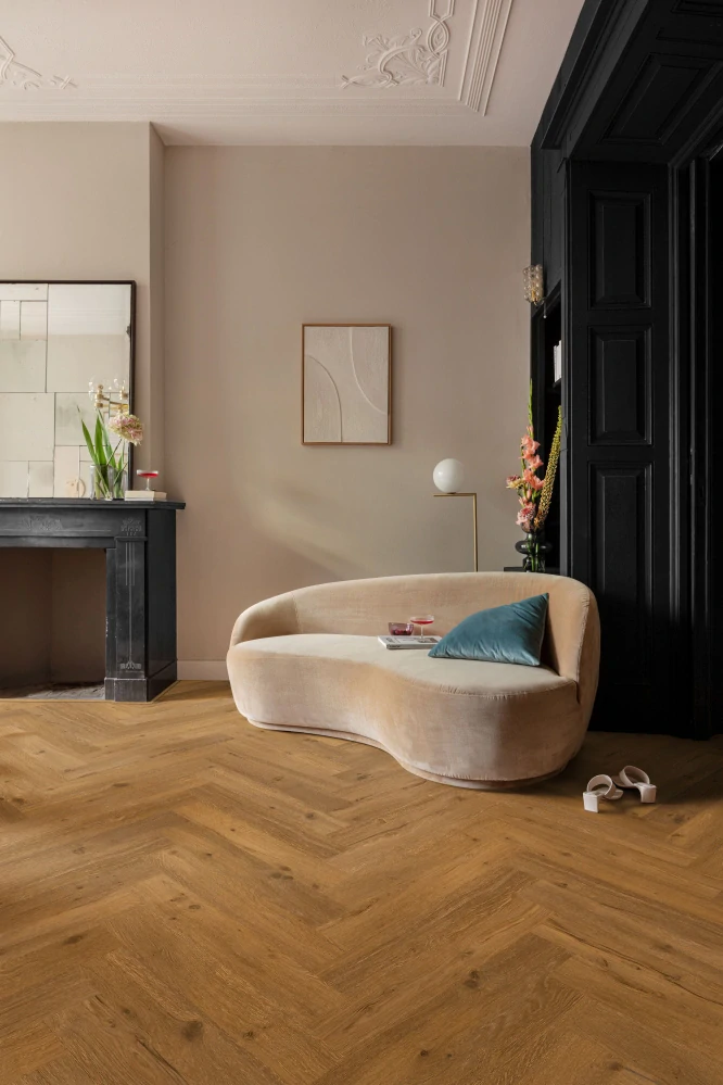 Ikura, Rustic - rustikální, synchronní struktura rawthentic, podlaha vinylová lepená Floorify HERRINGBONE GLUEDOWN