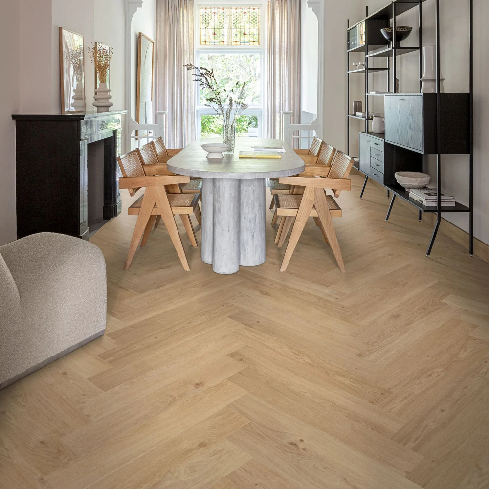 Toro, Lively - lehce rustikální, synchronní struktura dřeva, podlaha vinylová rigidní Floorify HERRINGBONE