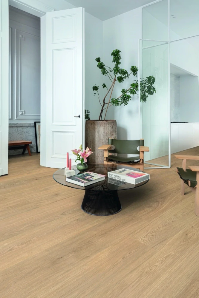 Ile de Ré, Elegant - čisté třídění, synchronní struktura dřeva, podlaha vinylová rigidní Floorify XL PLANKS