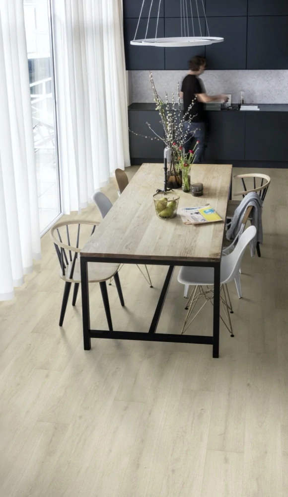 Coconut, Lively - lehce rustikální, synchronní struktura dřeva, podlaha vinylová rigidní Floorify PLANKS